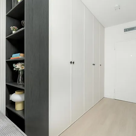 Апартаменты Elegant And Cosy 4th Floor Studio Close To The Park In By Renters Познань