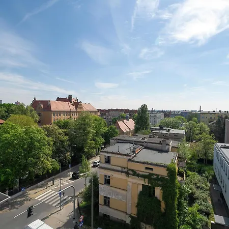 Elegant And Cosy 4th Floor Studio Close To The Park In By Renters Poznan
