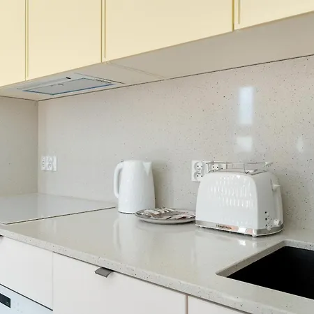 Апартаменты Elegant And Cosy 4th Floor Studio Close To The Park In By Renters